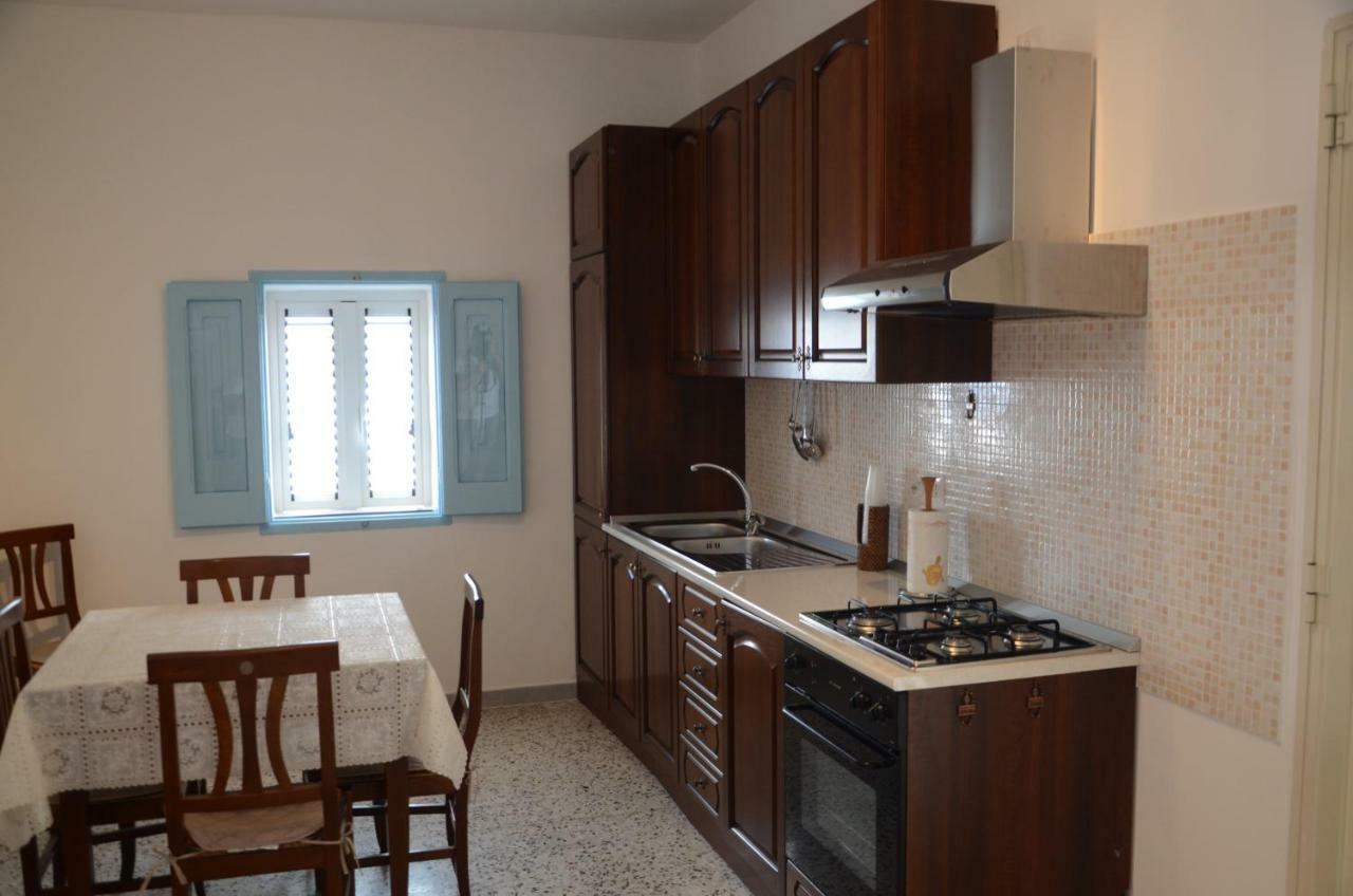 Dimora Petruzzelli Bed & Breakfast โปลีญาโนอามาเร ภายนอก รูปภาพ